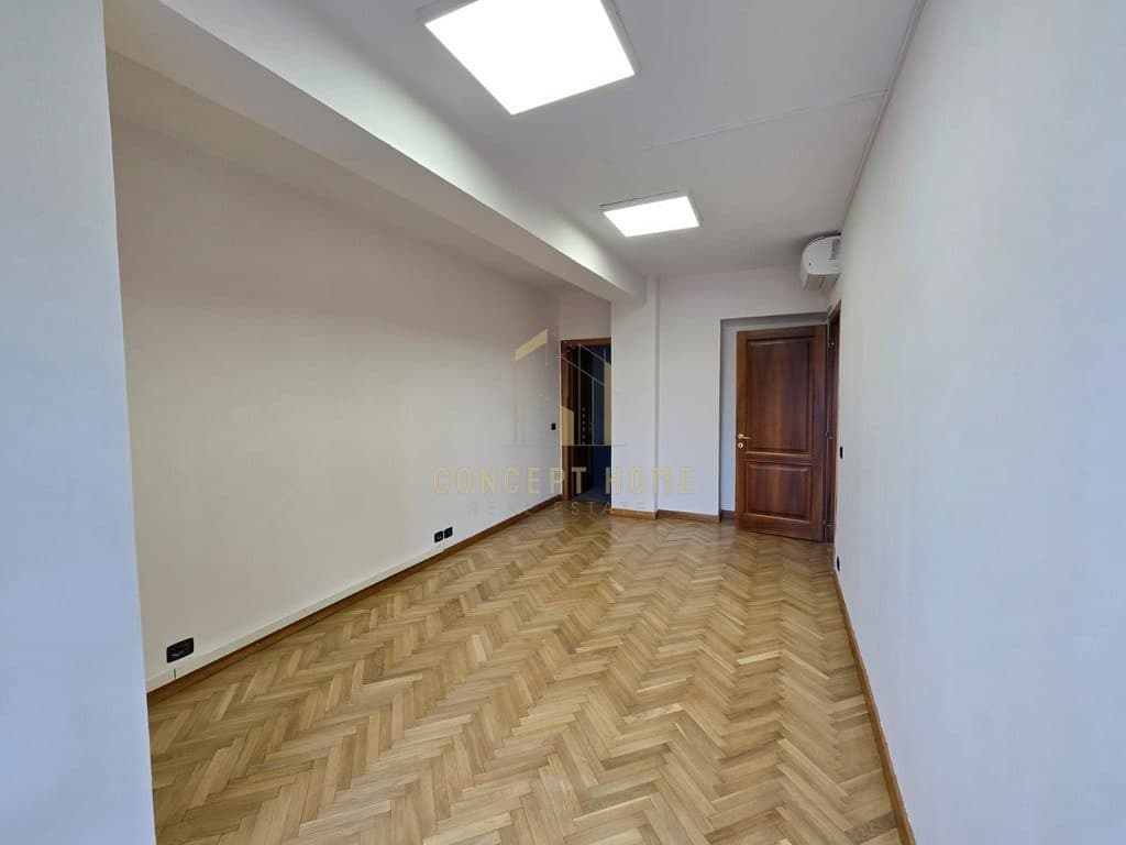 Jepet me qera ambient per zyre ne Qender 4