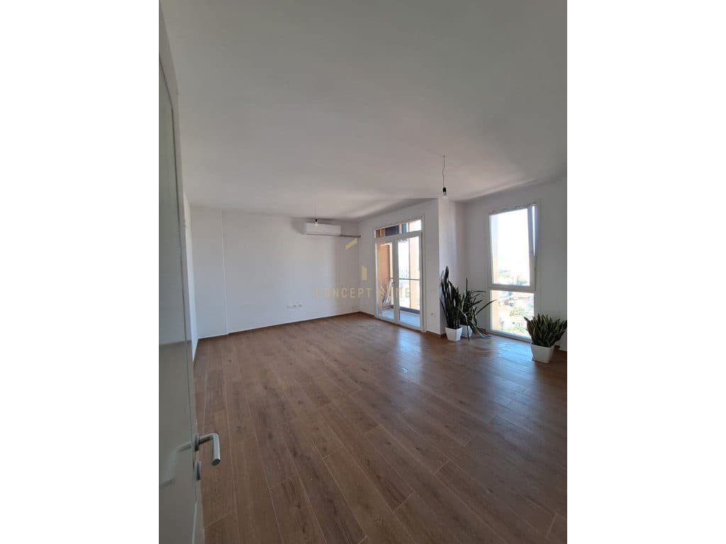 Jepet me qera Apartament 1+1 Bulevard i Ri