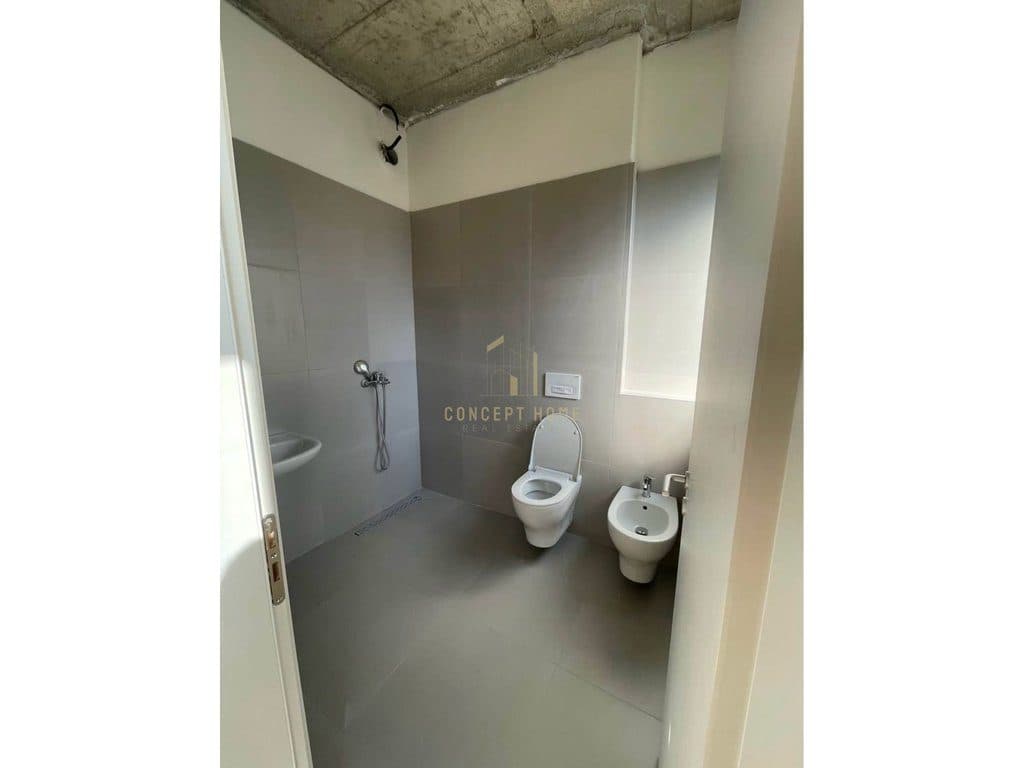 Jepet me qera apartament 2+1+2 tek Liqeni i Thate 4