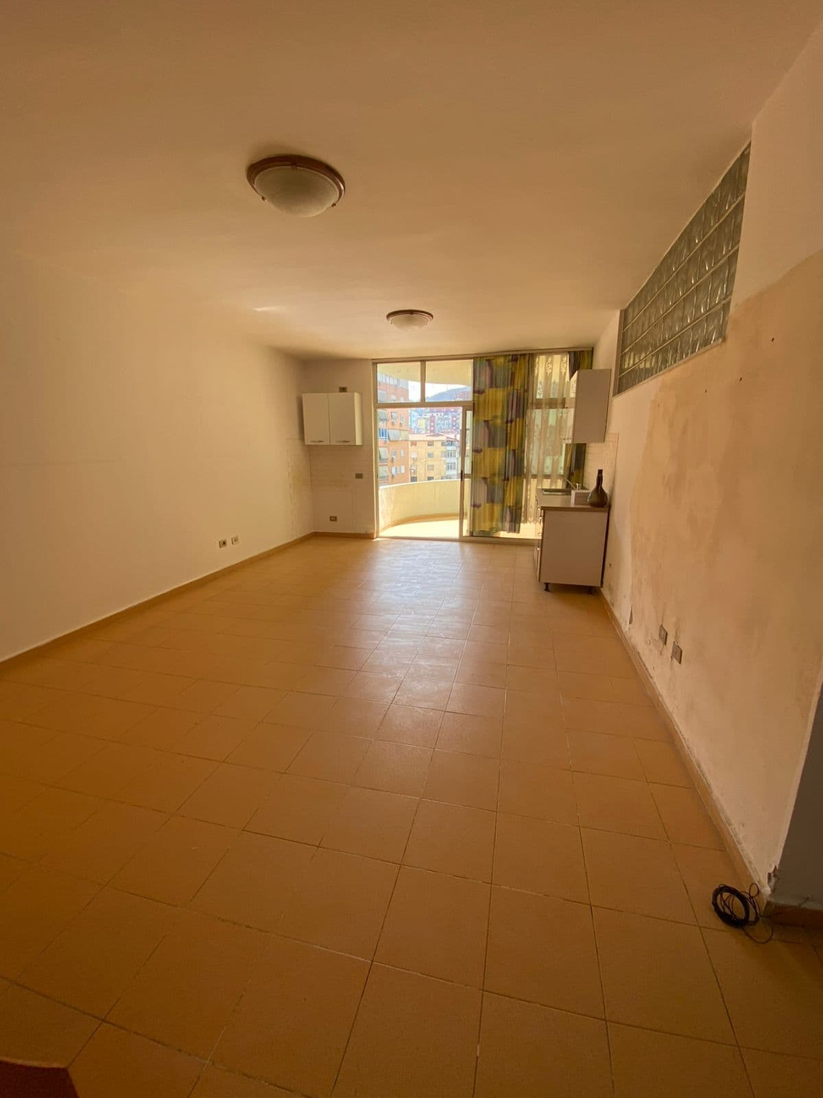 Apartament 2+1 Për Shitje tek Komuna e Parisit, Tirana - 180,000€ , 80 m²