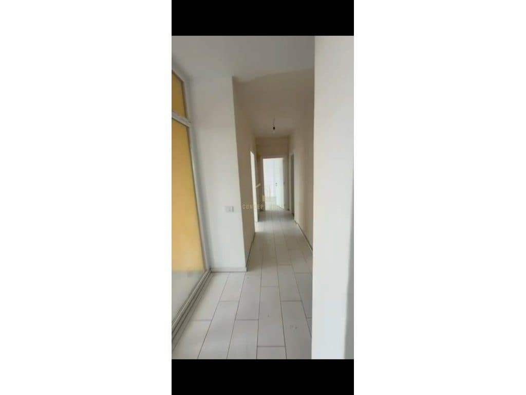 Shitet apartament 2+1+2 tek Bulevardi i Ri 4