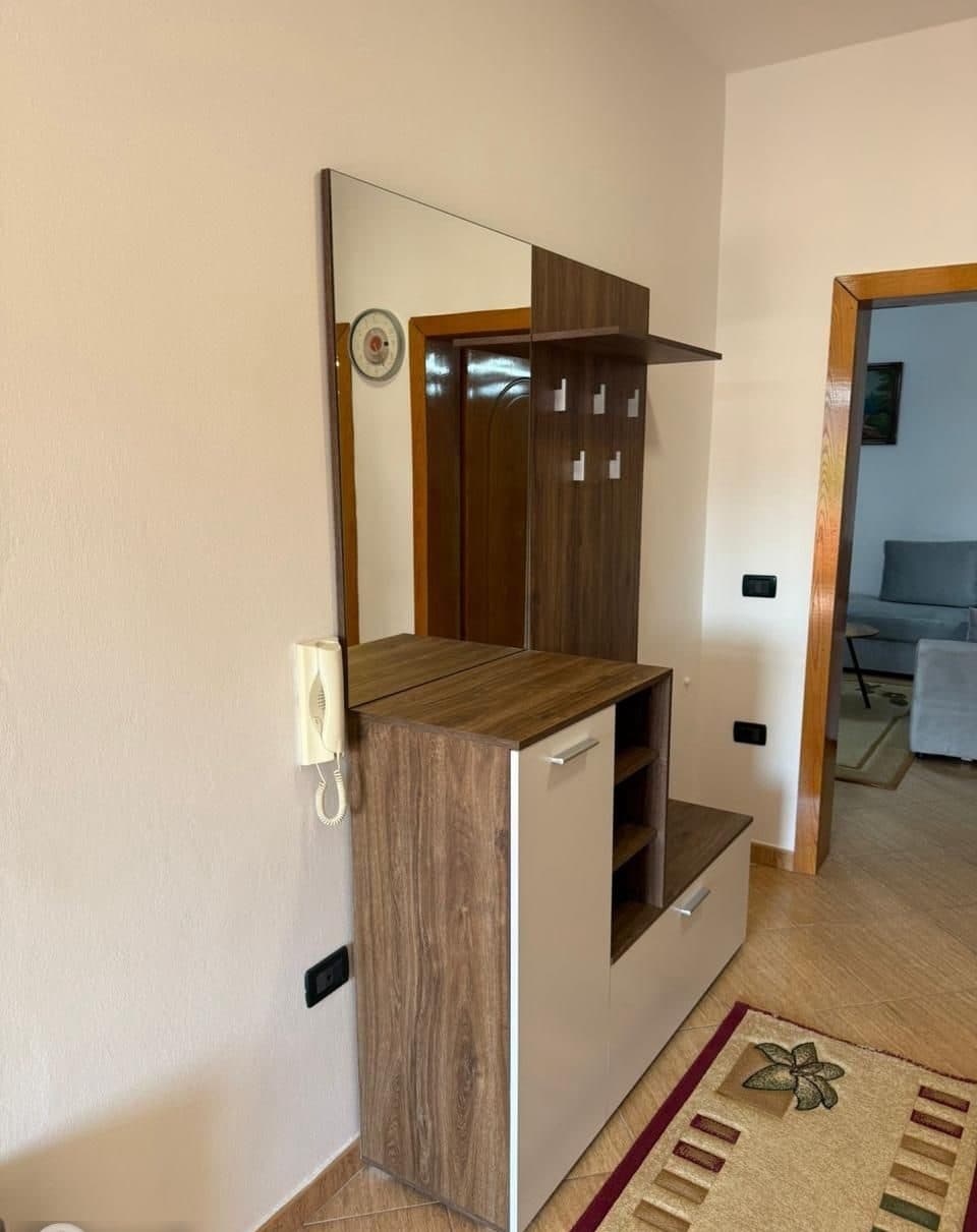 Jepet me qera apartament 3+1+2 tek Siri Kodra