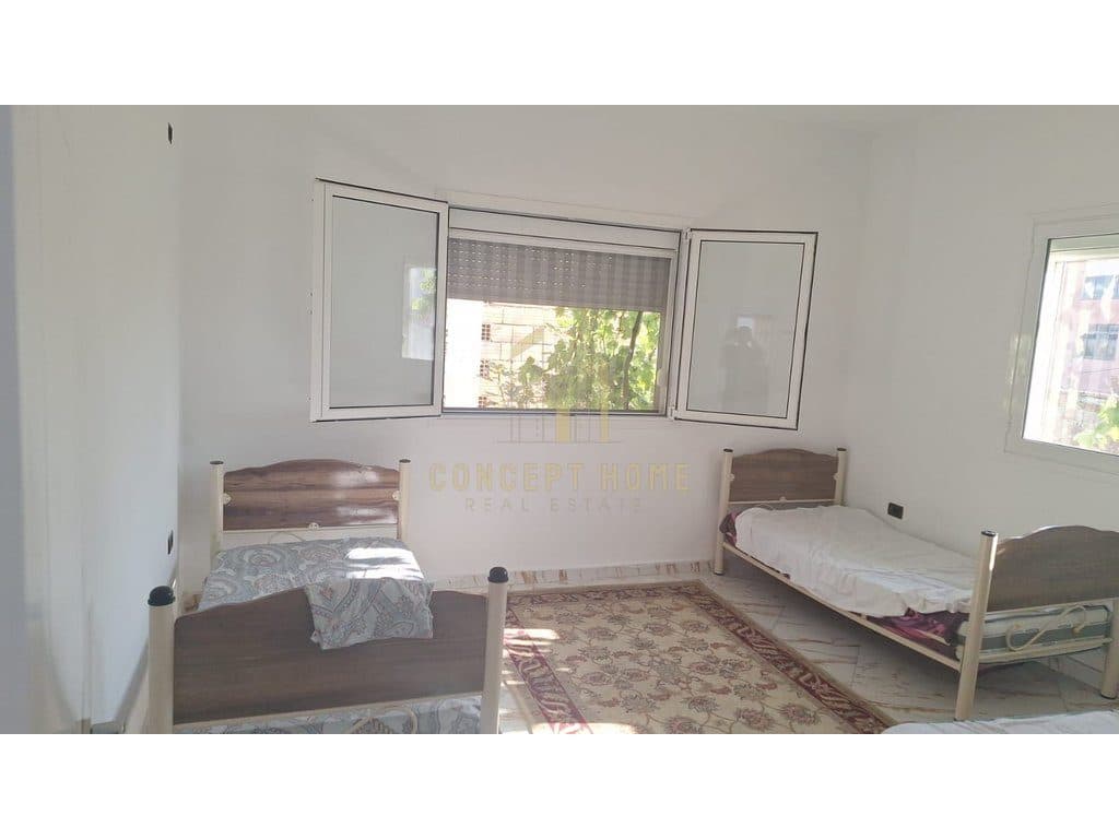Jepet me qera shtepi private 2+1 Te 5 Maj