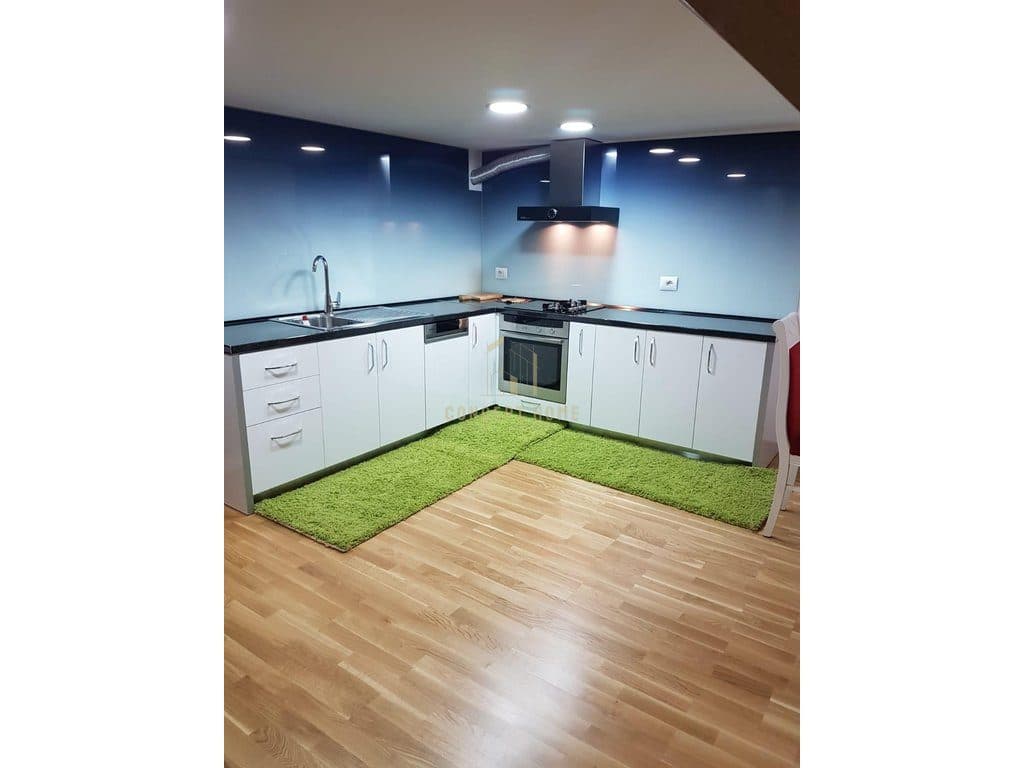 Jepet me qera Duplex 2+1 Tek Rruga e Durresit