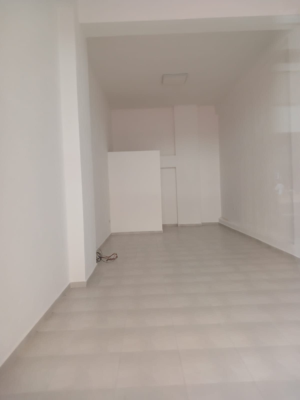 Jepet Dyqan me qera Te Golden Park 3/Cmimi: 400 euro