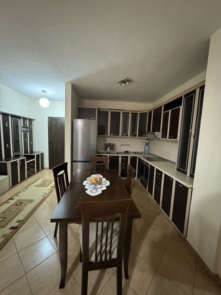 Jepet me qera Apartament 2+1 ne Fresk prane pasticeri Alna / 450 EURO
