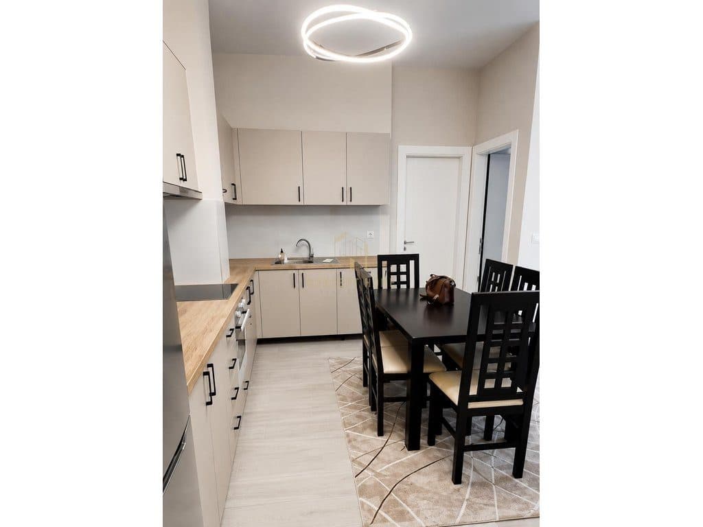 Jepet apartament me qera 1+1 ne Astir
