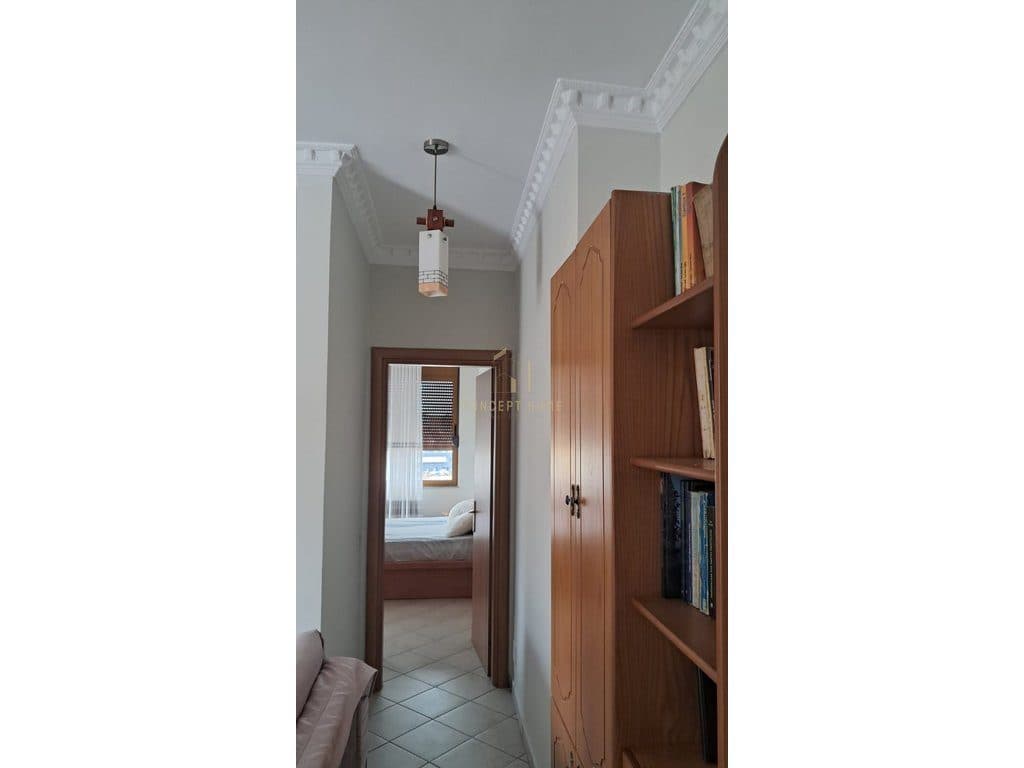 Jepet me qera Apartamenti 2+1 ne Qender 4