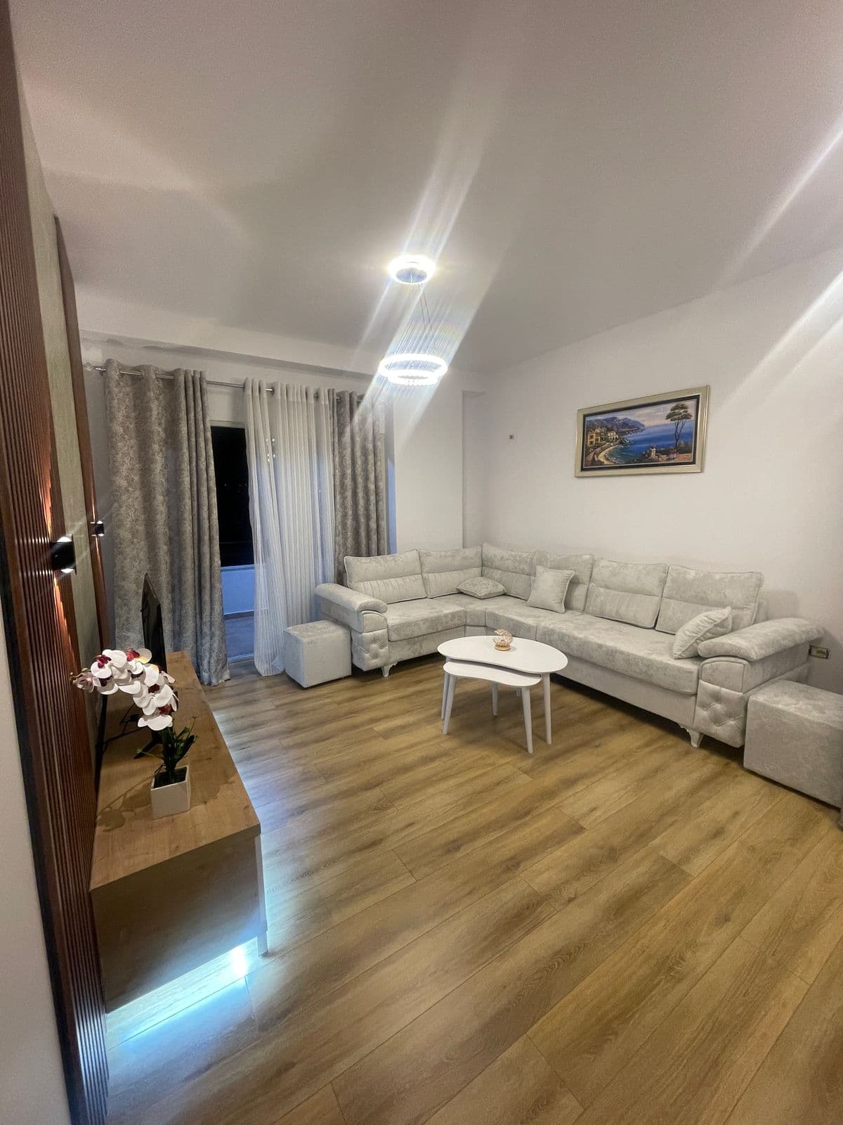 Shitet apartament 1+1 Yzberisht