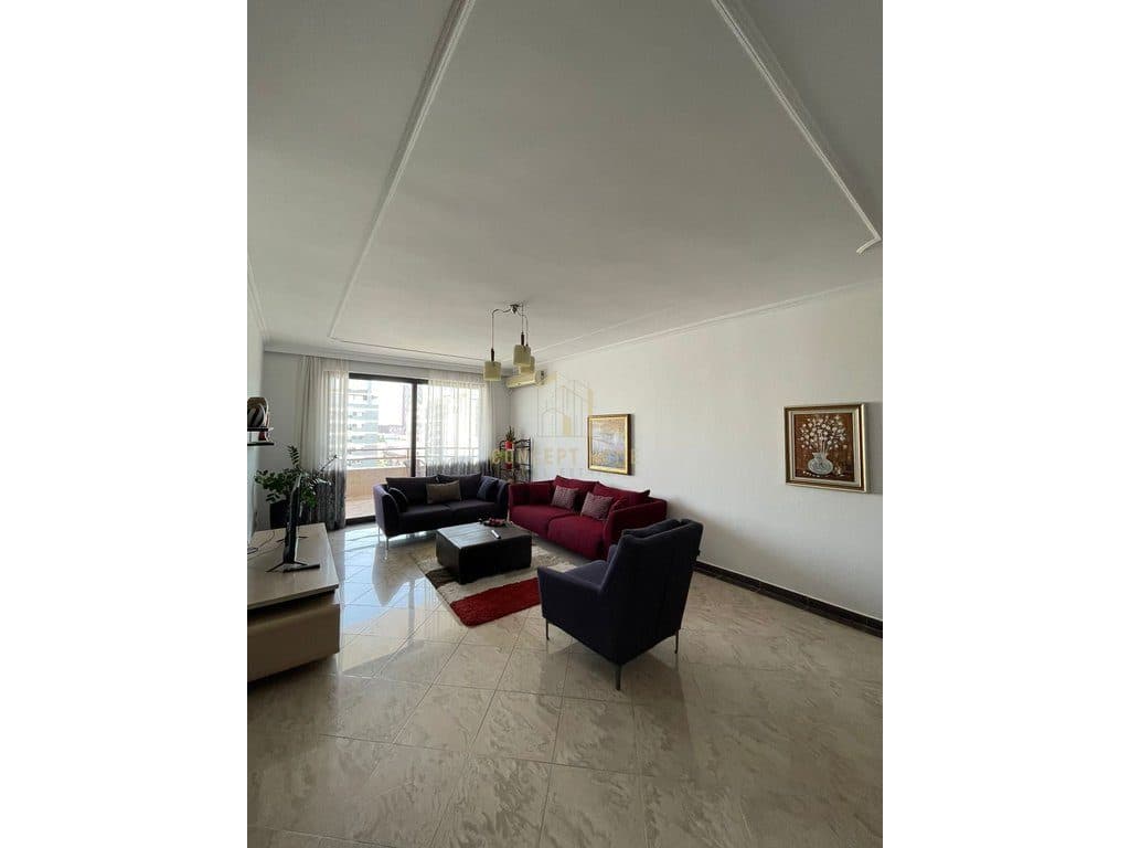 Apartament 2+1+2 për Qira në Blloku, Tiranë - 800€ | 140 m² 3