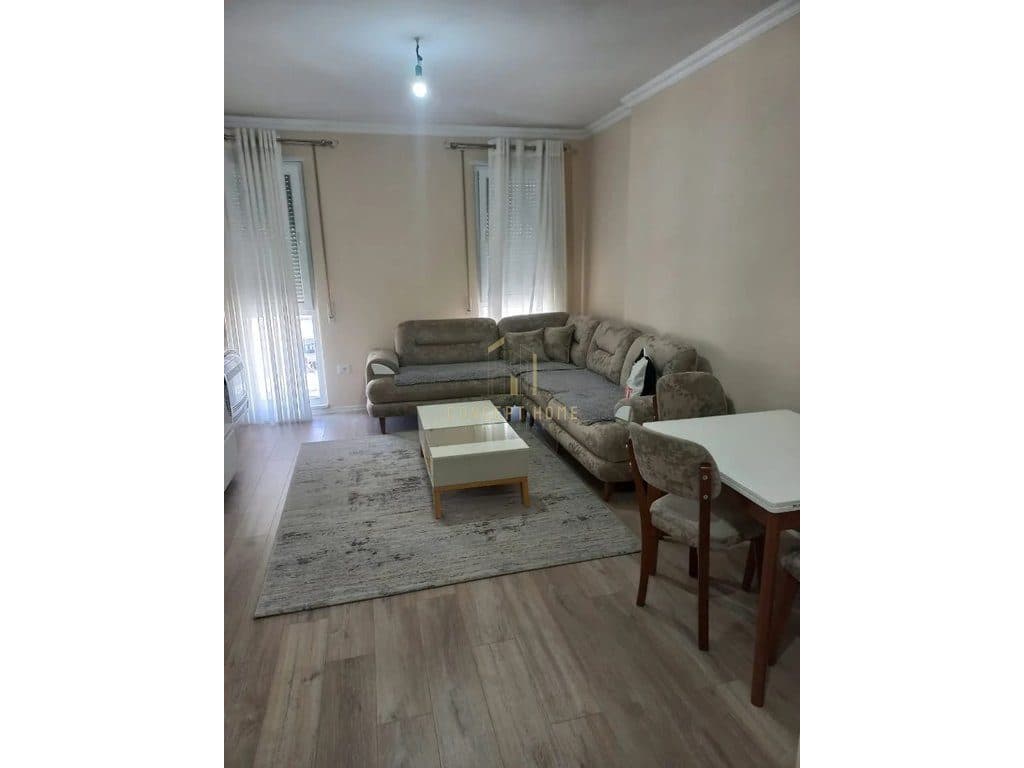 Jepet me qera apartament 2+1+2 tek Univers City