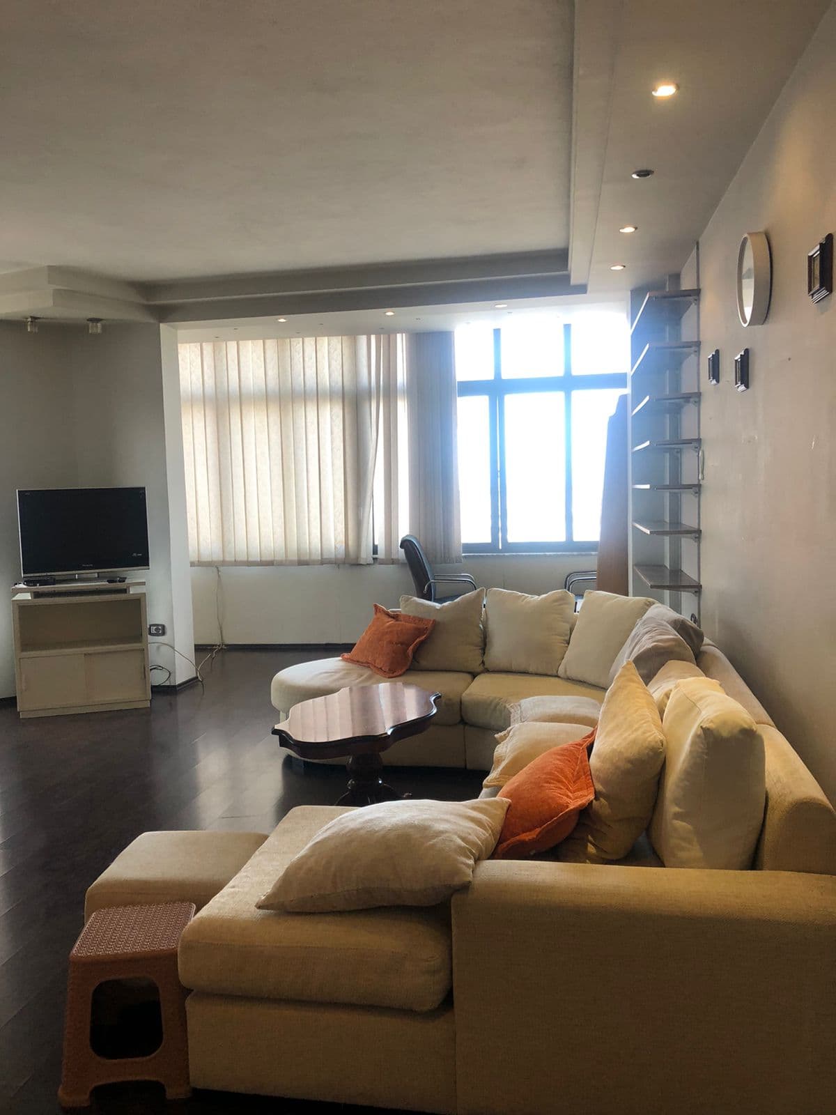 Apartament 2+1 Me Qira në Komunën e Parisit, Tiranë - 600€ | 110 m²