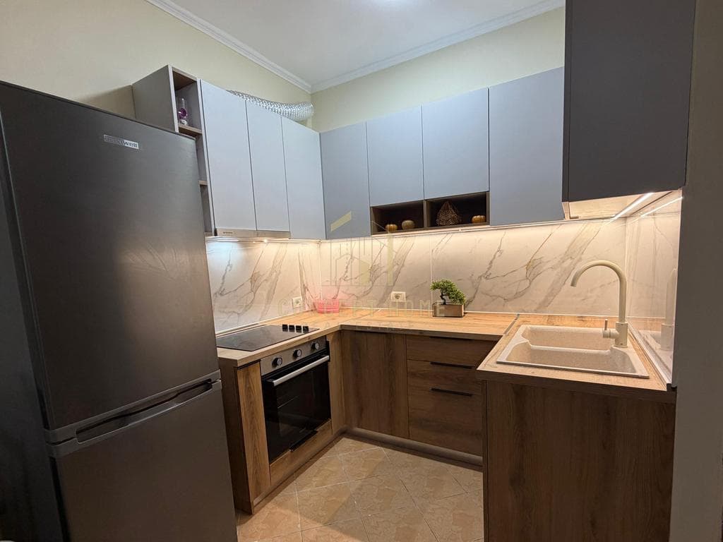 Apartement me qera 1+1 tek Medreseja.