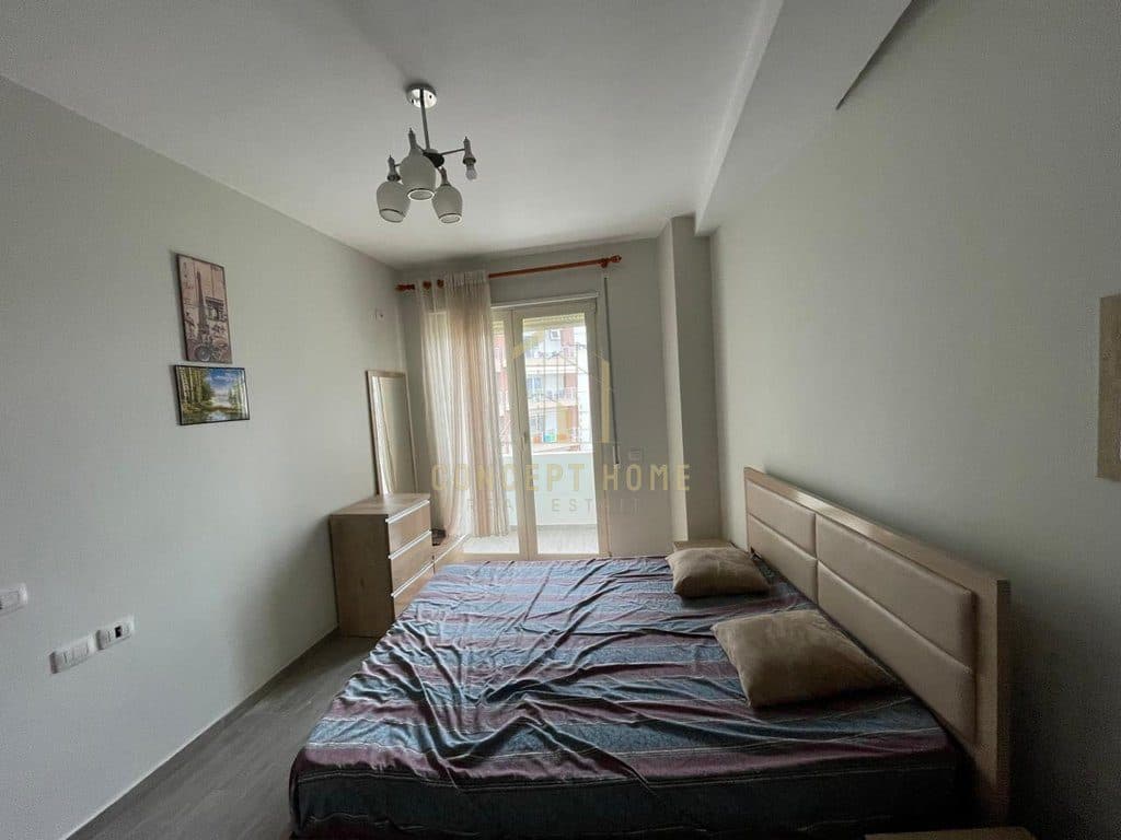 Shitet apartament 2+1 tek Liqeni i Thate 3