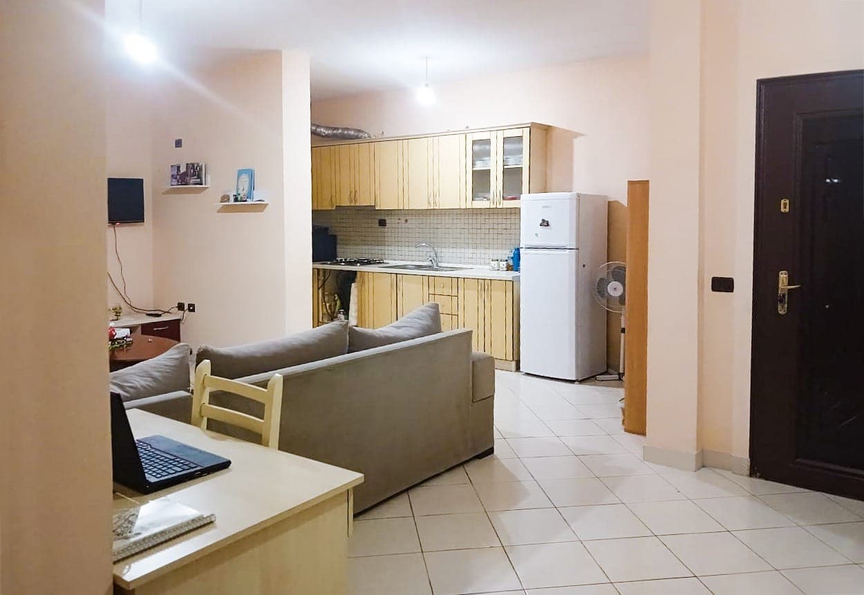 Shitet apartament 1+1 i konvertueshem ne 2+1 Ne Rrugen Jordan Misja / 115.000 Euro 2