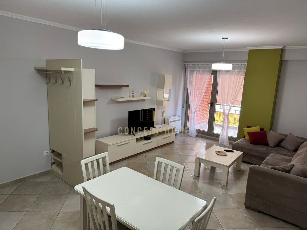 Jepet me qera apartament 1+1 në 4