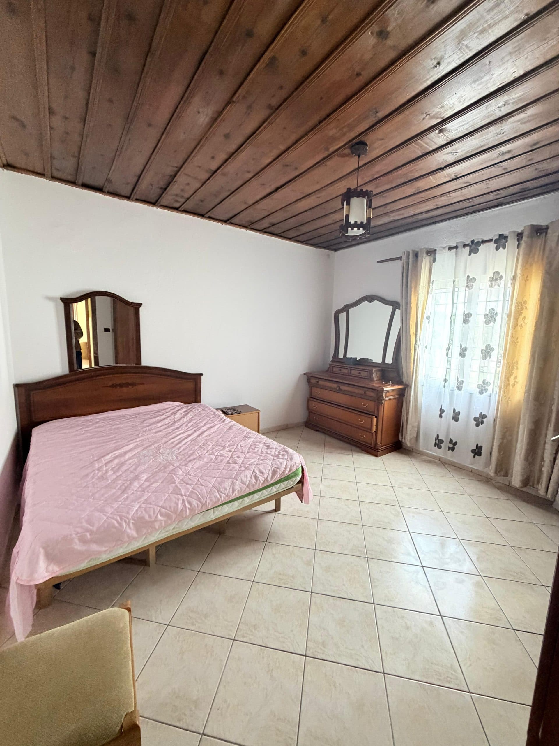 Jepet me qera shtepi private 3+1, ne Kamez 4