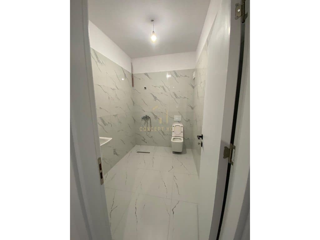 Jepet me qera apartament 2+1+2+ Post parkimi ne Kamez 2