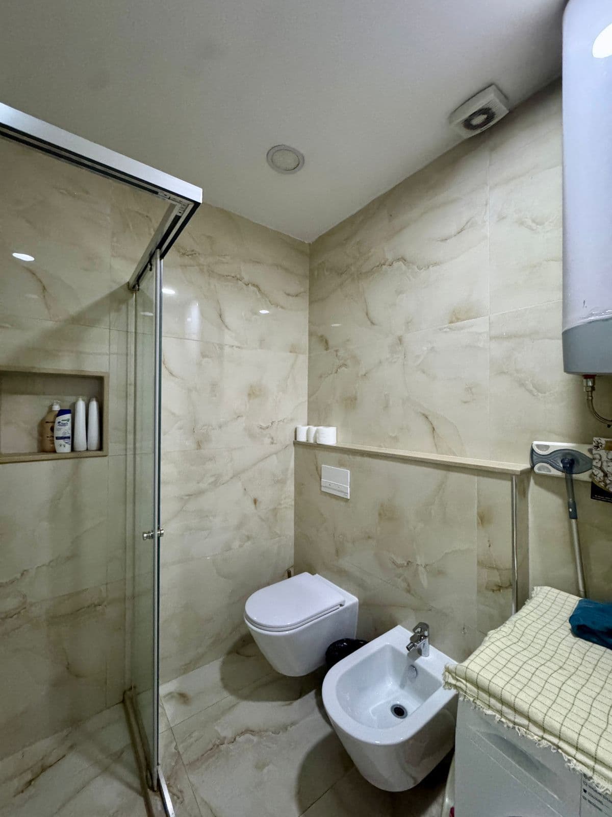 Jepet me qera Apartament 1+1 ne Bllok 4