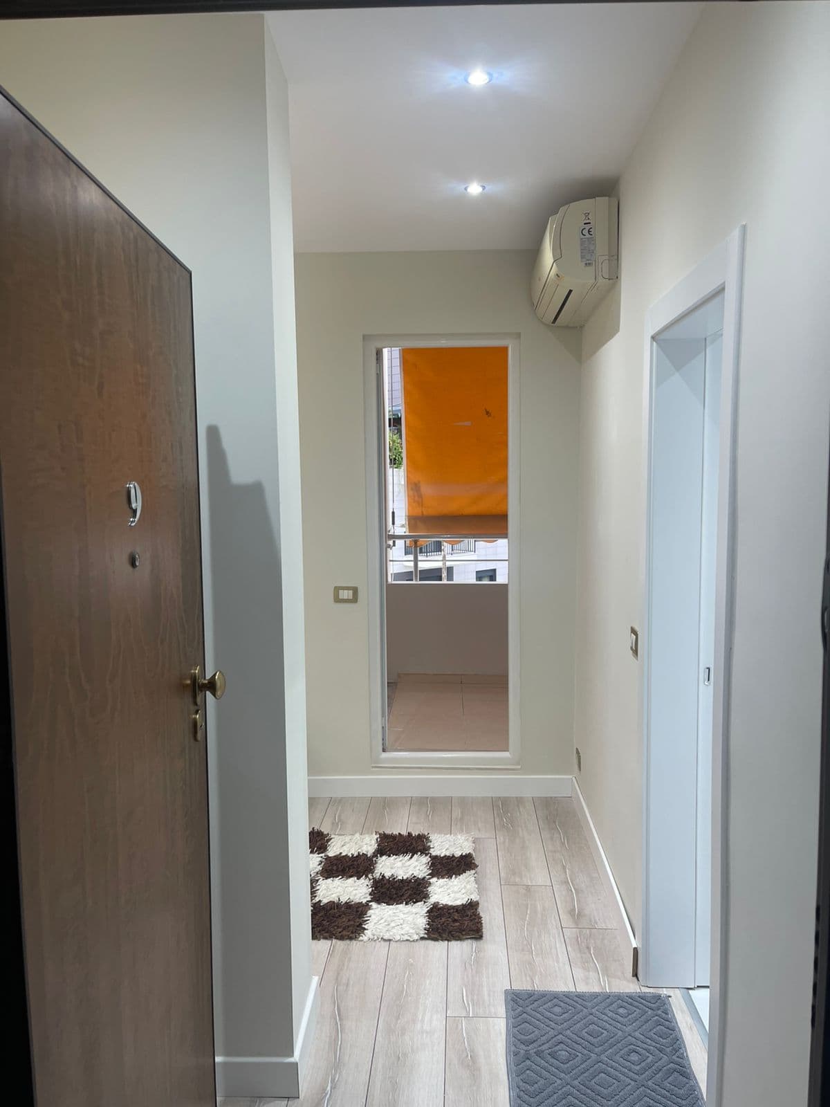 Jepet me qera apartament 1+1 tek Rruga e Kosovareve 4