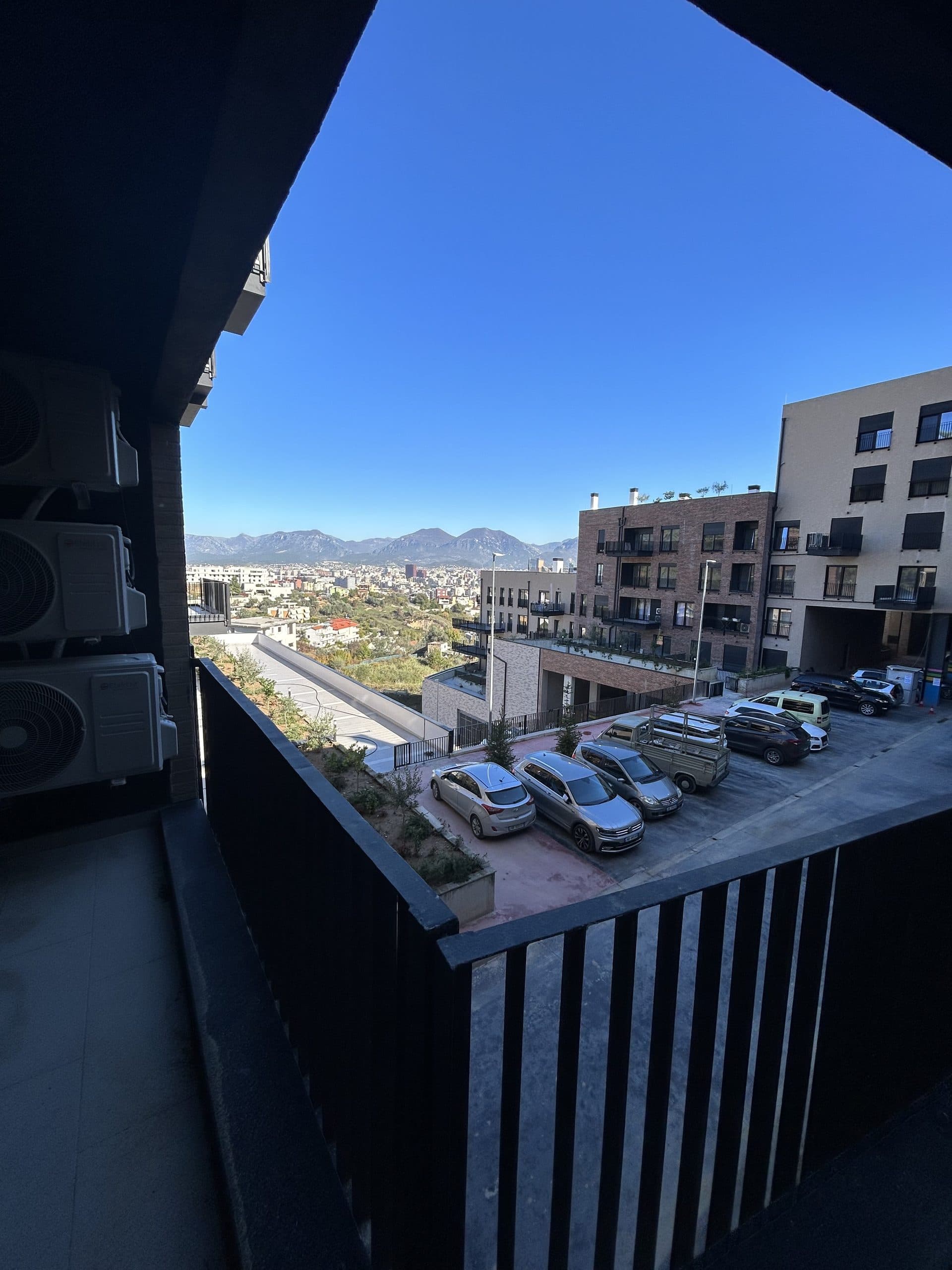 Jepet apartament 2+1+2+parkim me qera tek Kodra e Diellit 2 4