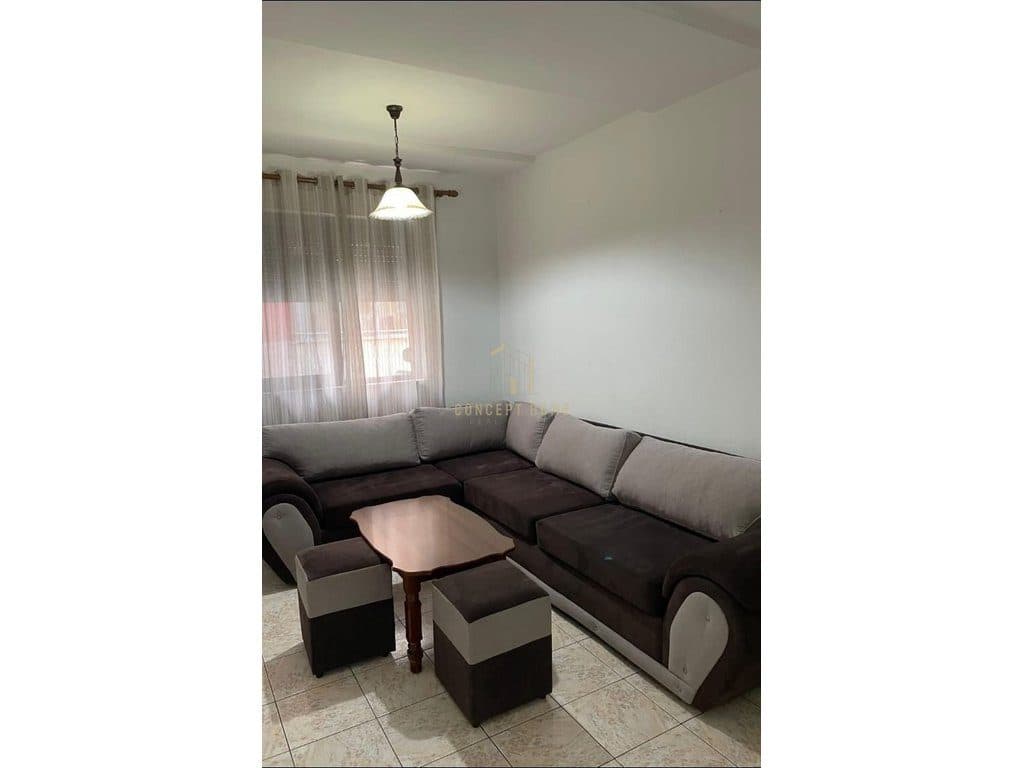 Shitet apartament 1+1 ne Myslm SHyr/Cmimi: 150 milion