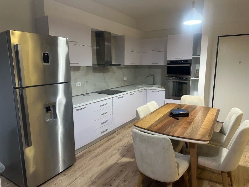 Jepet apartament me qera 2+1+P.Parkimi tek Liqeni i That 2