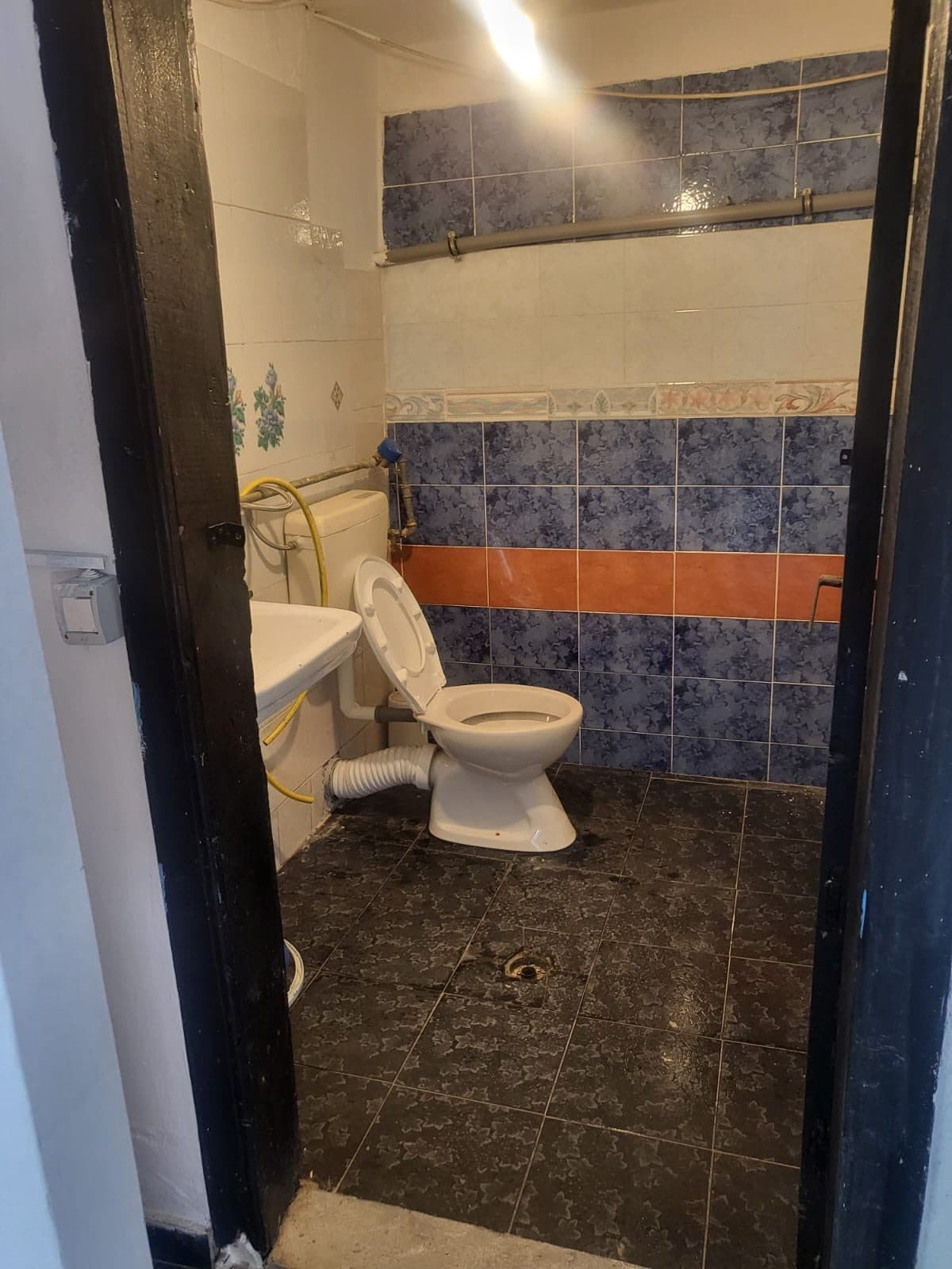 Dyqan me qera tek Komuna Parisit 3
