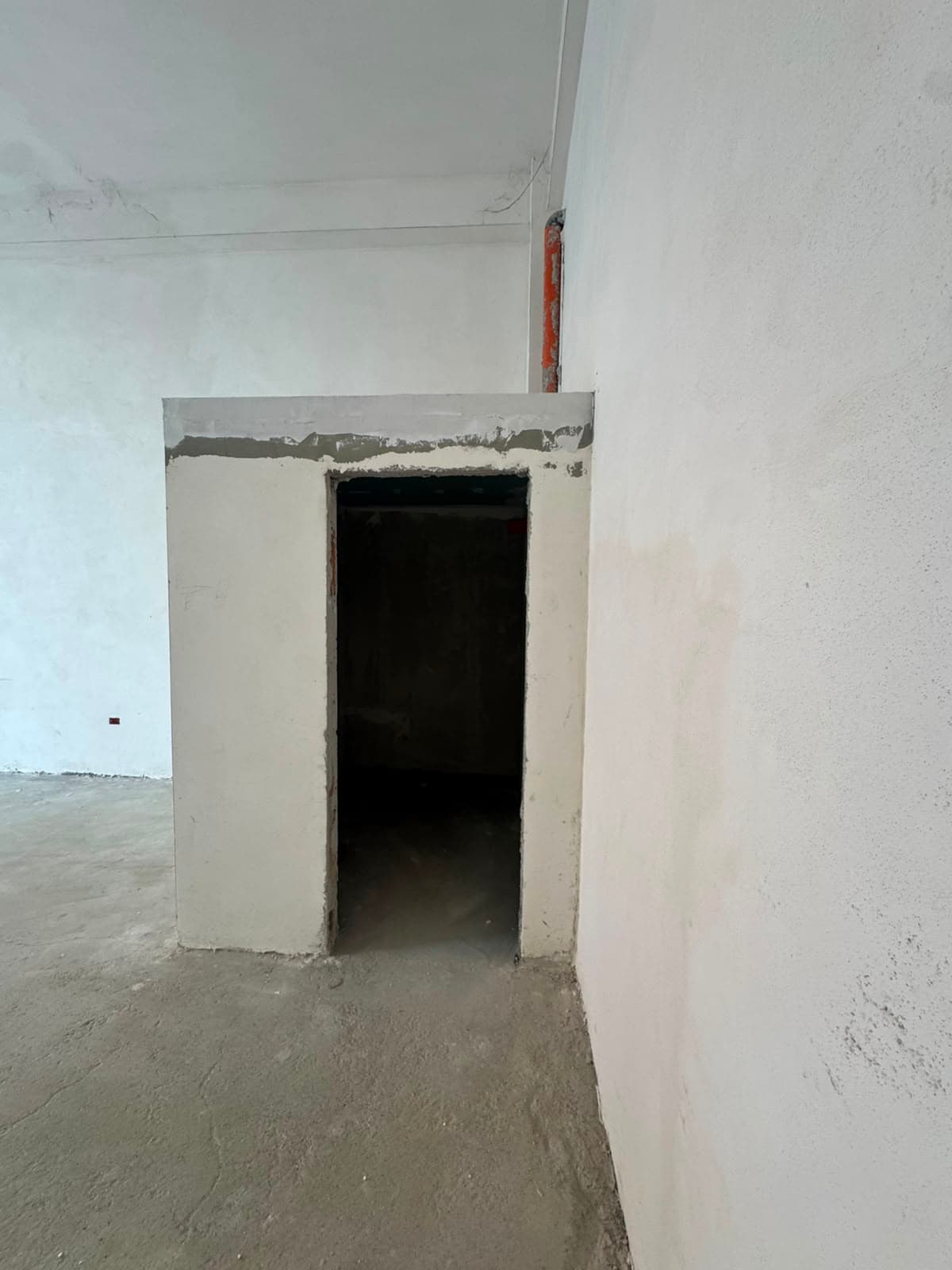 Shitet Dyqan tek Oxhaku residenca Mirabella 4