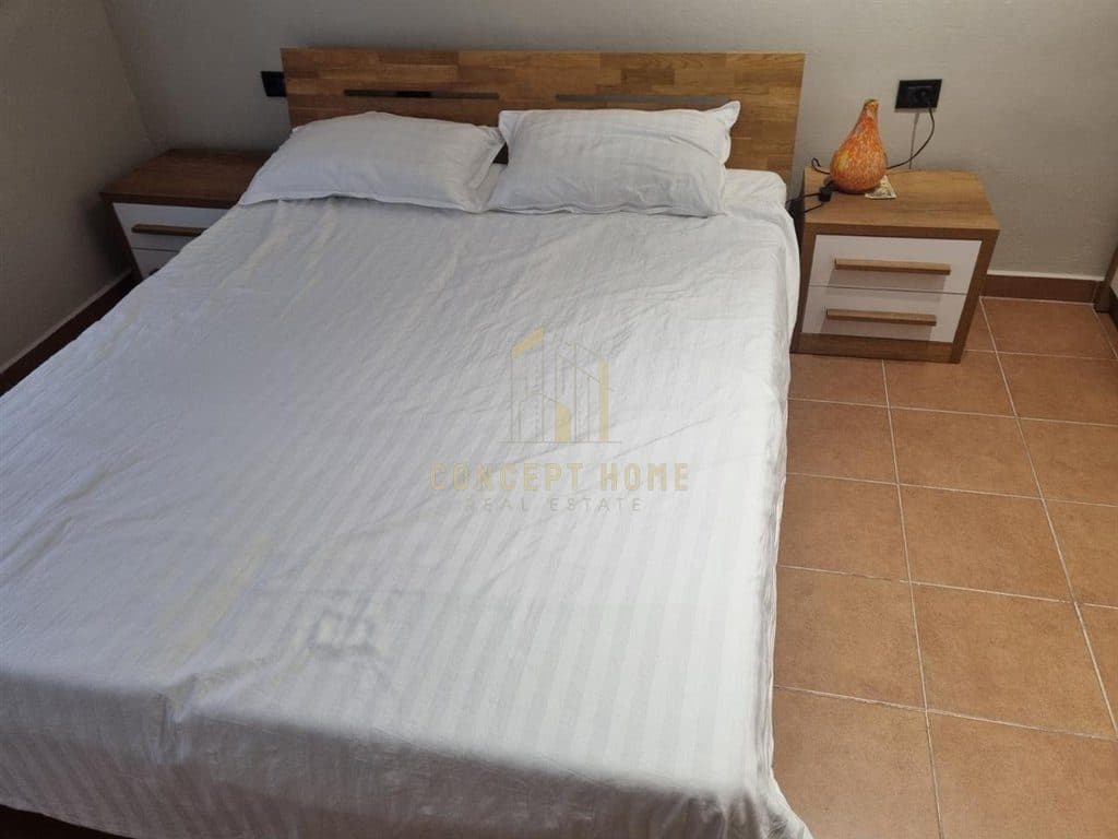 Jepet apartament me qera 1+1 ne Ali Dem 3