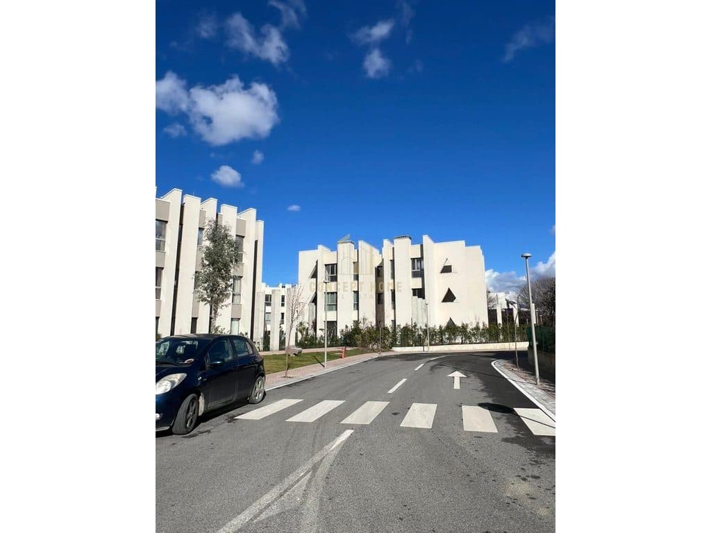 Vilë Me Qira tek Liqeni i Thatë, Green Valley Tiranë - 5000€ | 470 m²