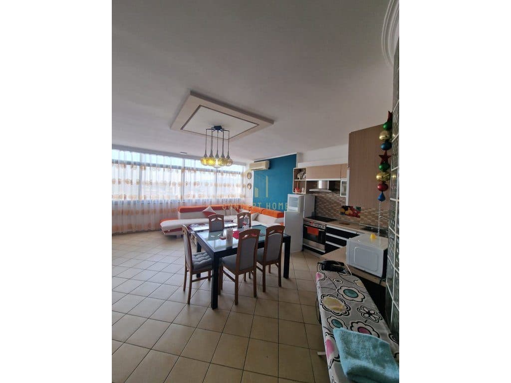 Jepet me qera apartament 3+1+2+3 Perball Delijorgjit/Rr. Kavajes 3