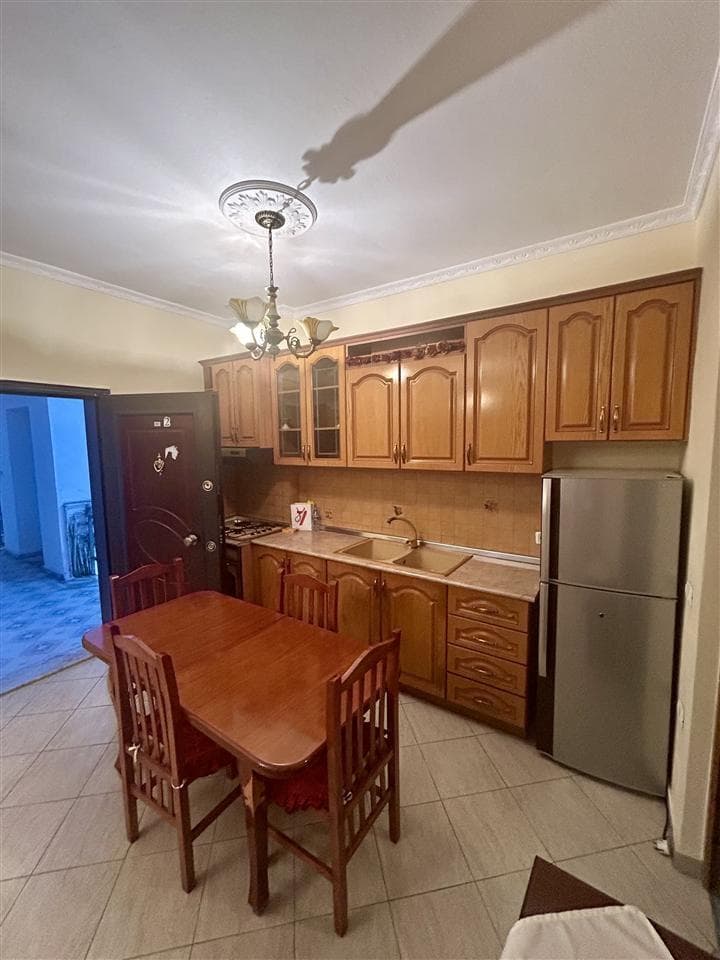 Shitet apartament 1+1 ne Yzberisht 3