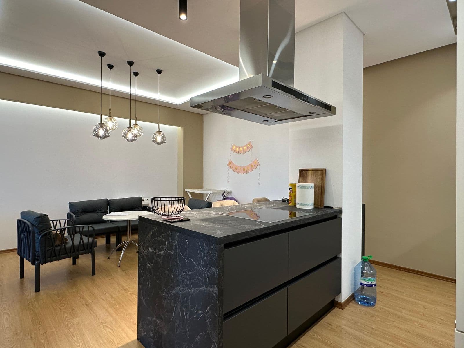 Jepet me qera super apartament 2+1+2 tek Pallati me shigjeta 4