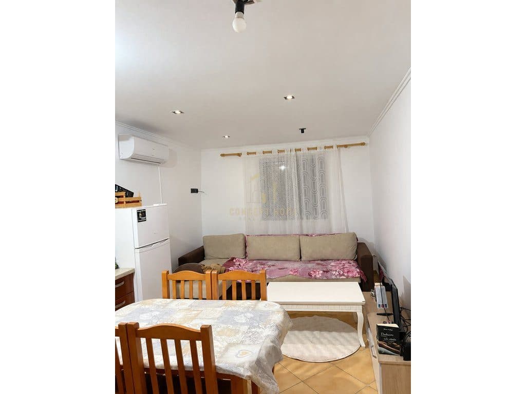 Jepet me qera apartament 1+1 ne Ali dem