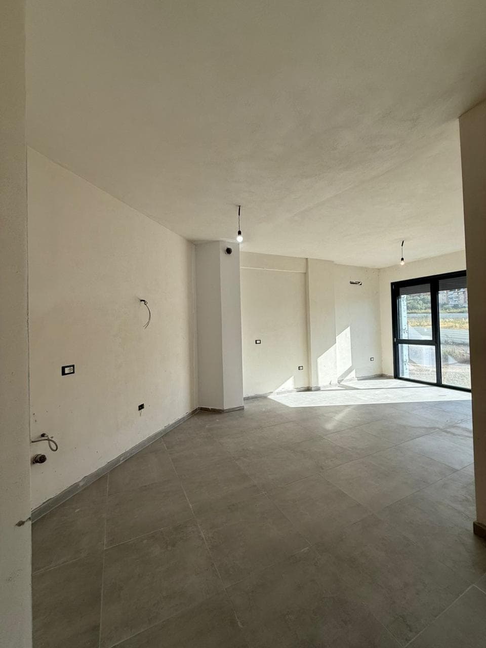 Shitet apartament 2+1+2+1 Liqeni i Thate !!! Met Invest