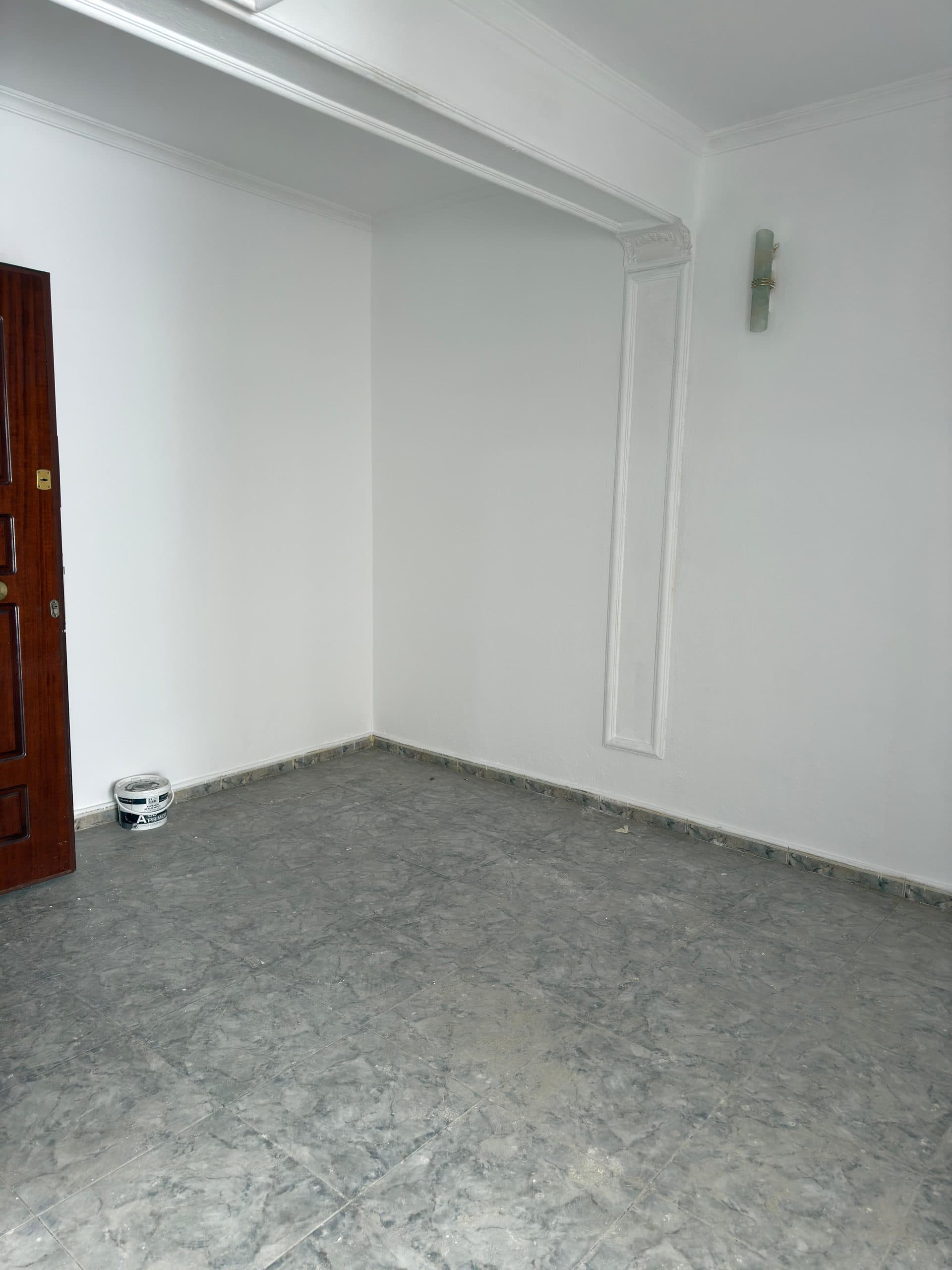 Shitet apartament 3+1+2 tek Komuna e Parisit 3