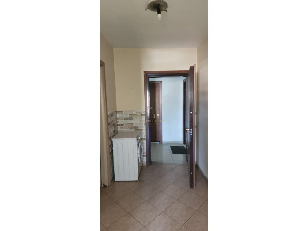 Jepet me qera Apartamenti 1+1 tek Rruga Jordan Misja 4