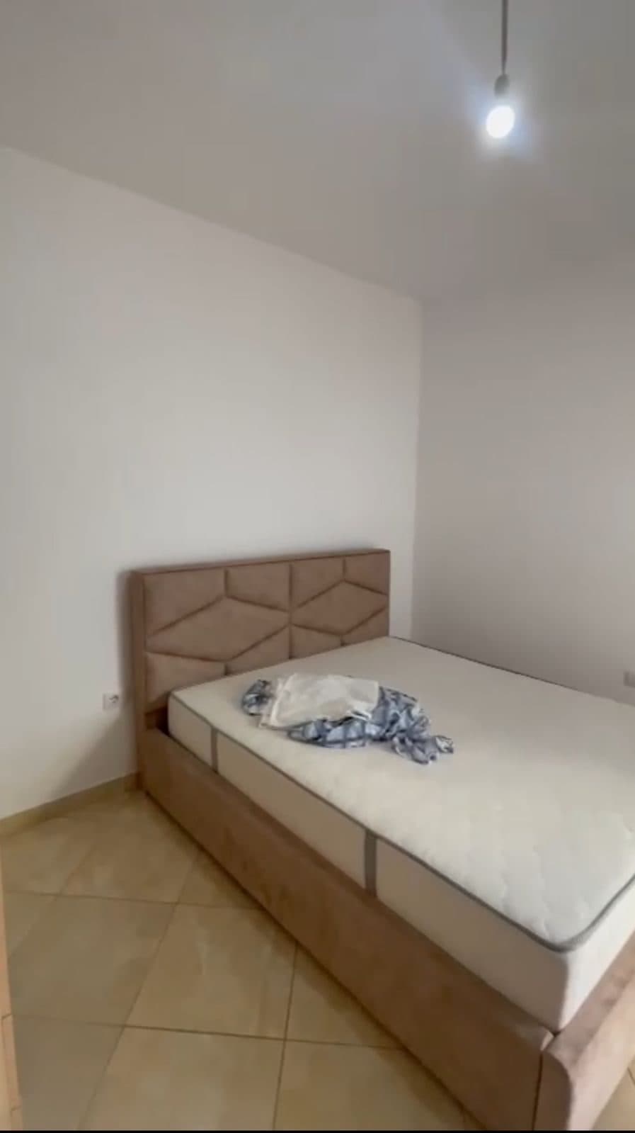 Shitet Apartament 2+1+2 ne Fresk 2