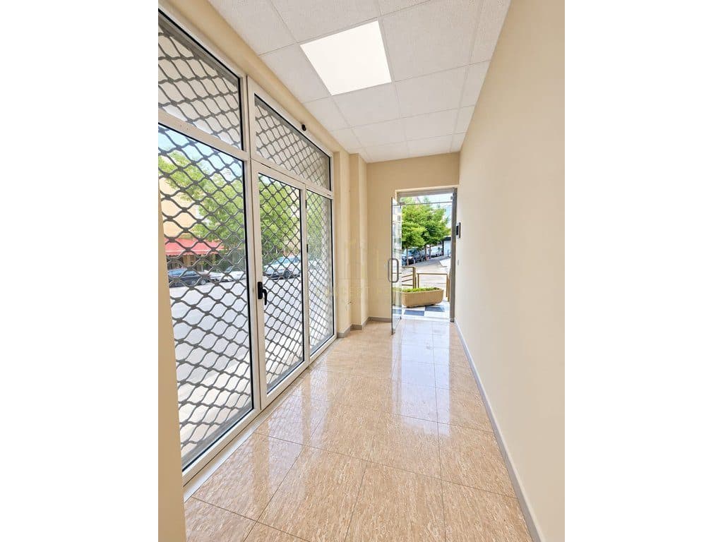 Dyqan Me Qira në Porcelan, Tiranë - 400€ | 30 m²