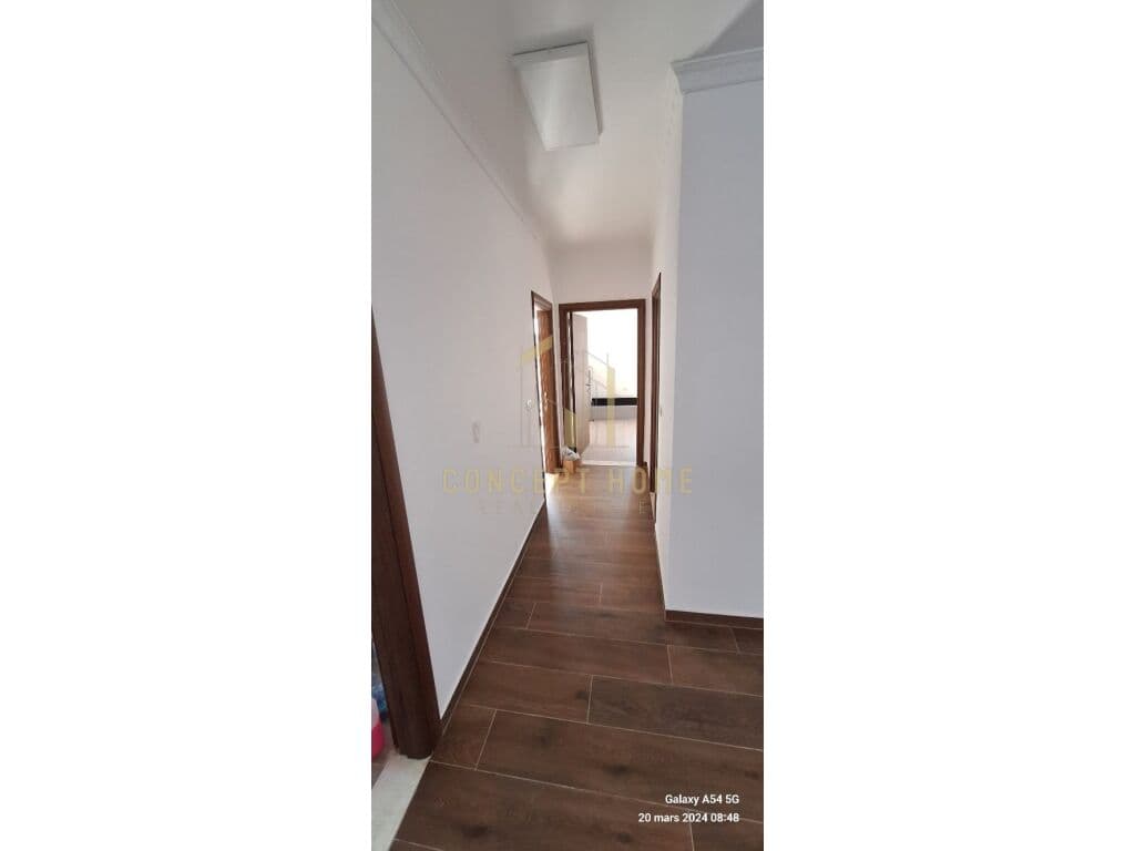 Jepet me qera apartament 3+1+Post Parkimi tek Pallati me shigjeta