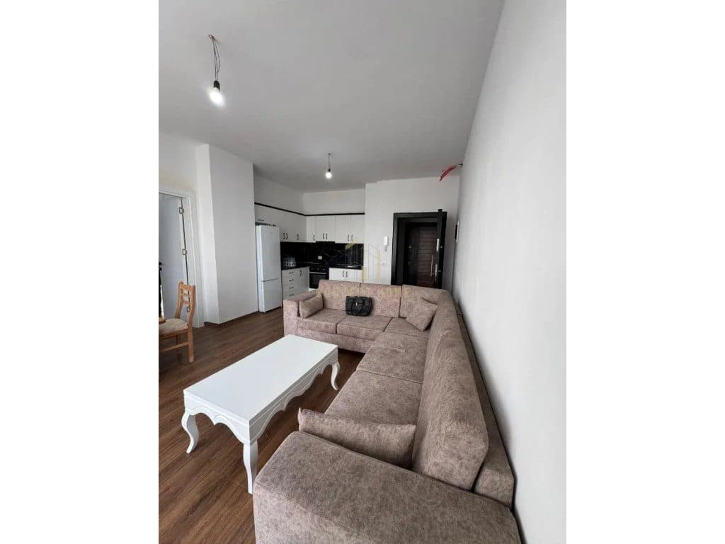 Apartament 2+1+post parkimi me qera ne Paskuqan. 2