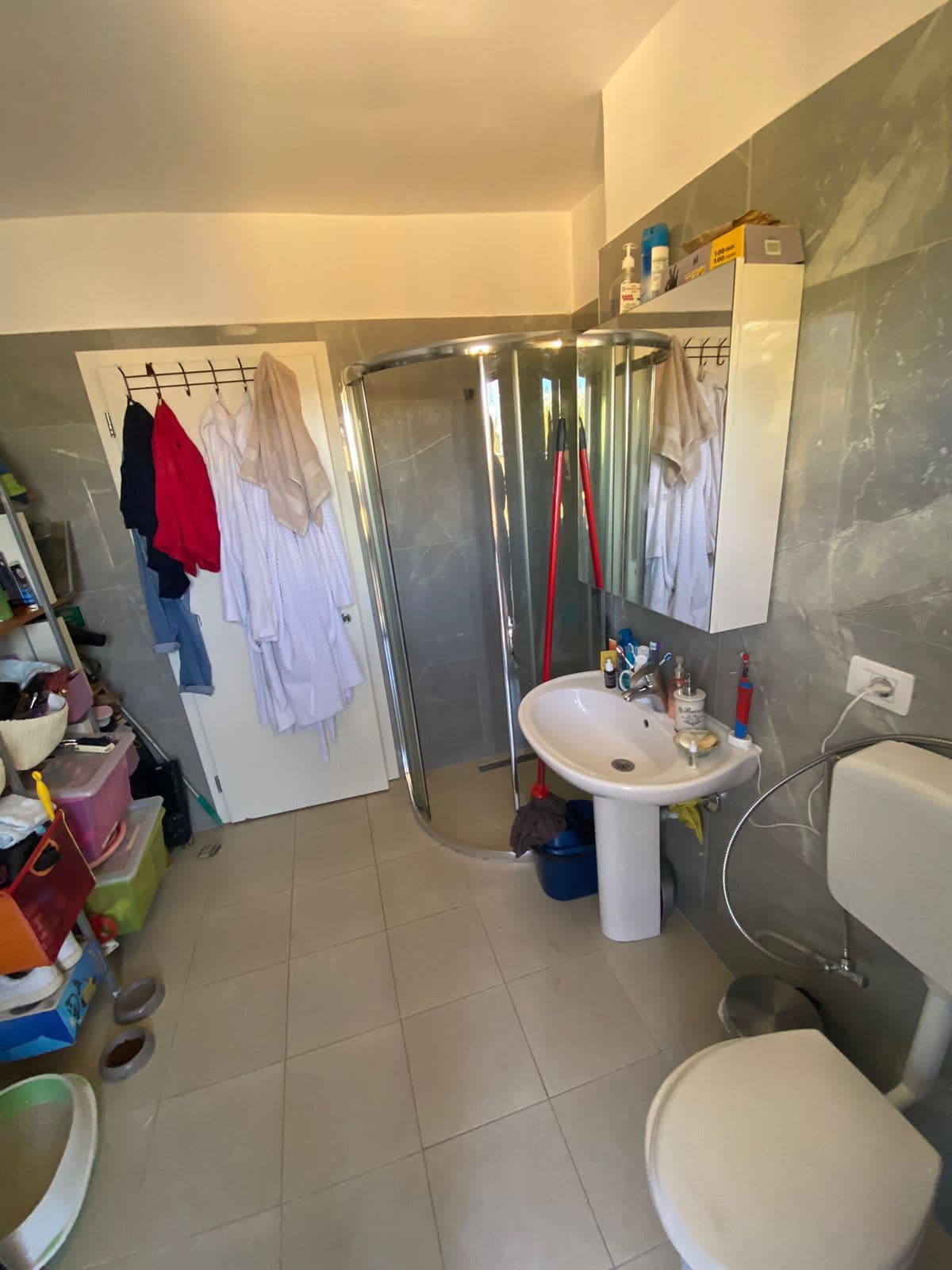 Shitet apartament 1+1 ne Vasil Shanto perball Oshe-se / 93.000 euro 2