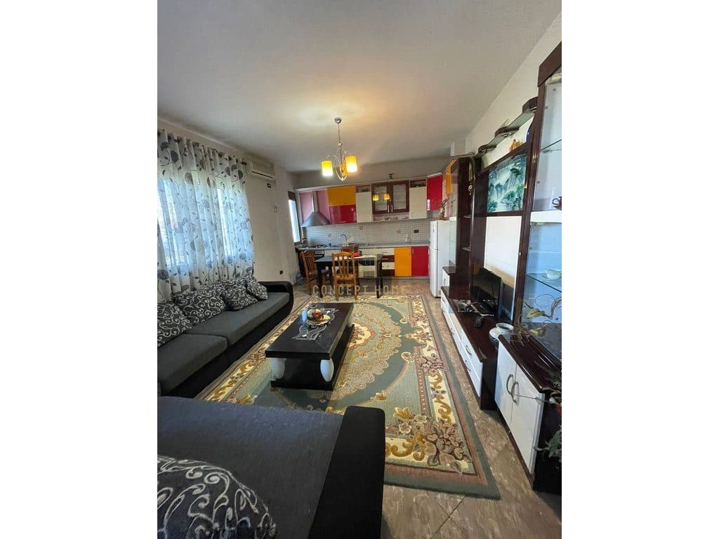 3+1+2 ne Astir/ 500 euro