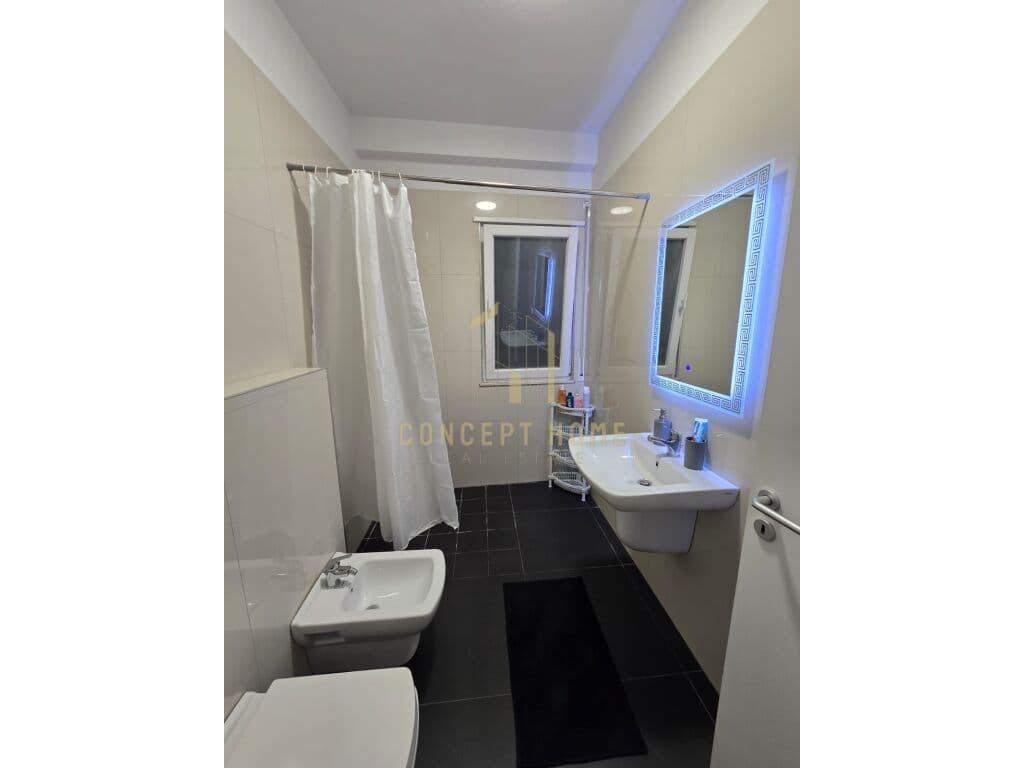 Jepet apartament me qera 2+1 ne Ali Dem