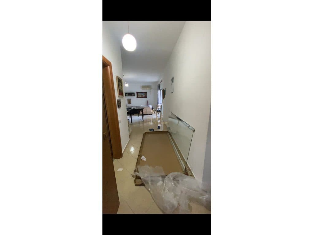 Jepet me qera apartament 2+1 tek Casa Italia