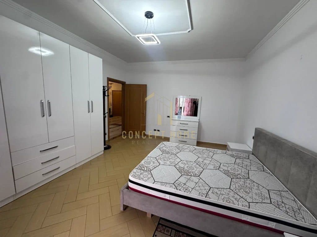 Jepet me qera apartament 2+1 ne 4