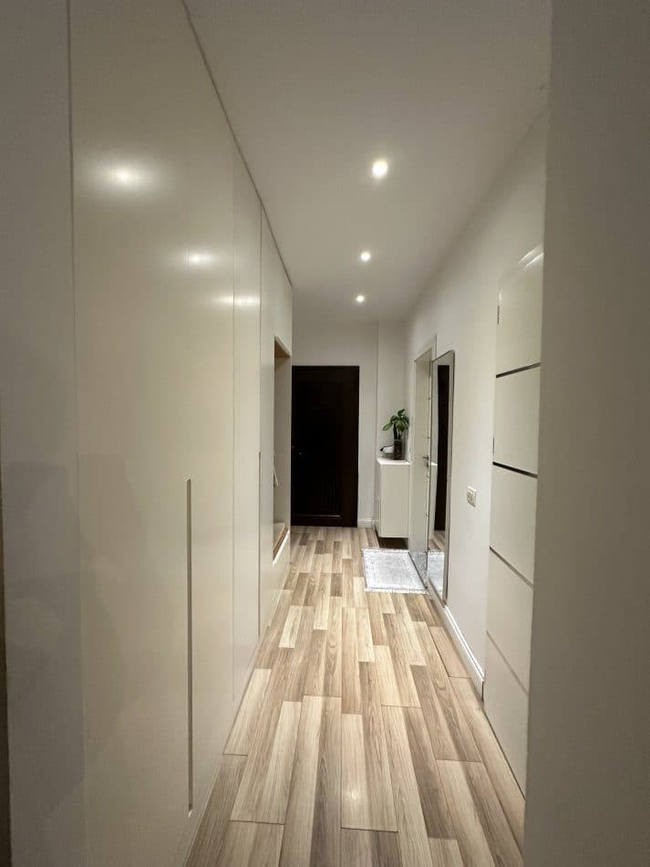 Shitet apartament 2+1 Ne Fresk