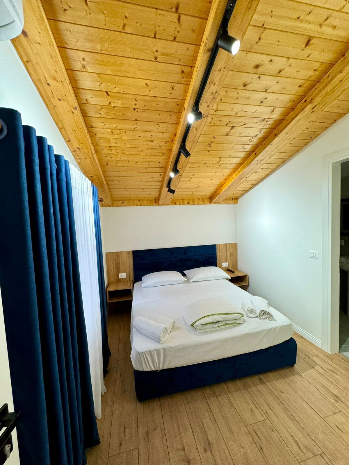 Jepet me qera Hotel ne Qender