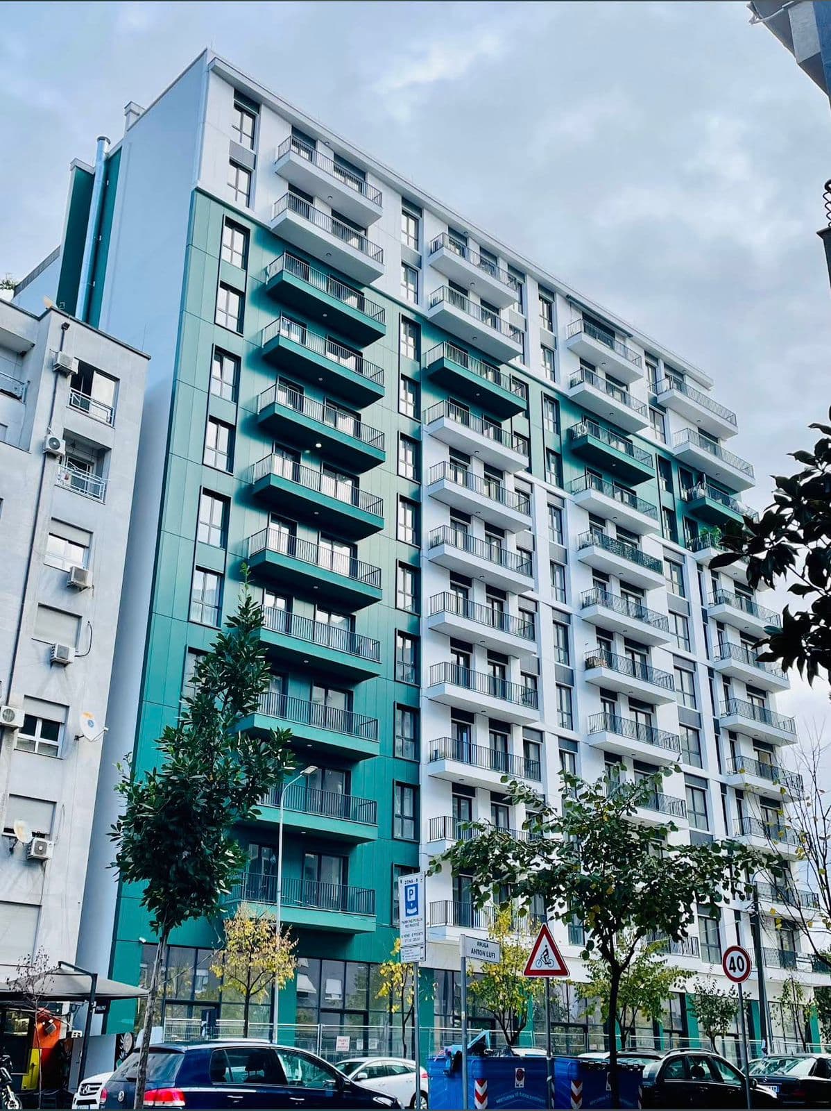 Shitet apartament 3+1+2 tek White Cloud Residence,Komuna e Parisit/430,000 €